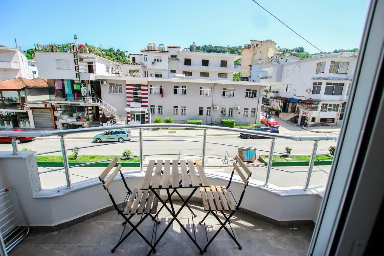 Brilant Luxury Apartment Gjirokastër Buitenkant foto